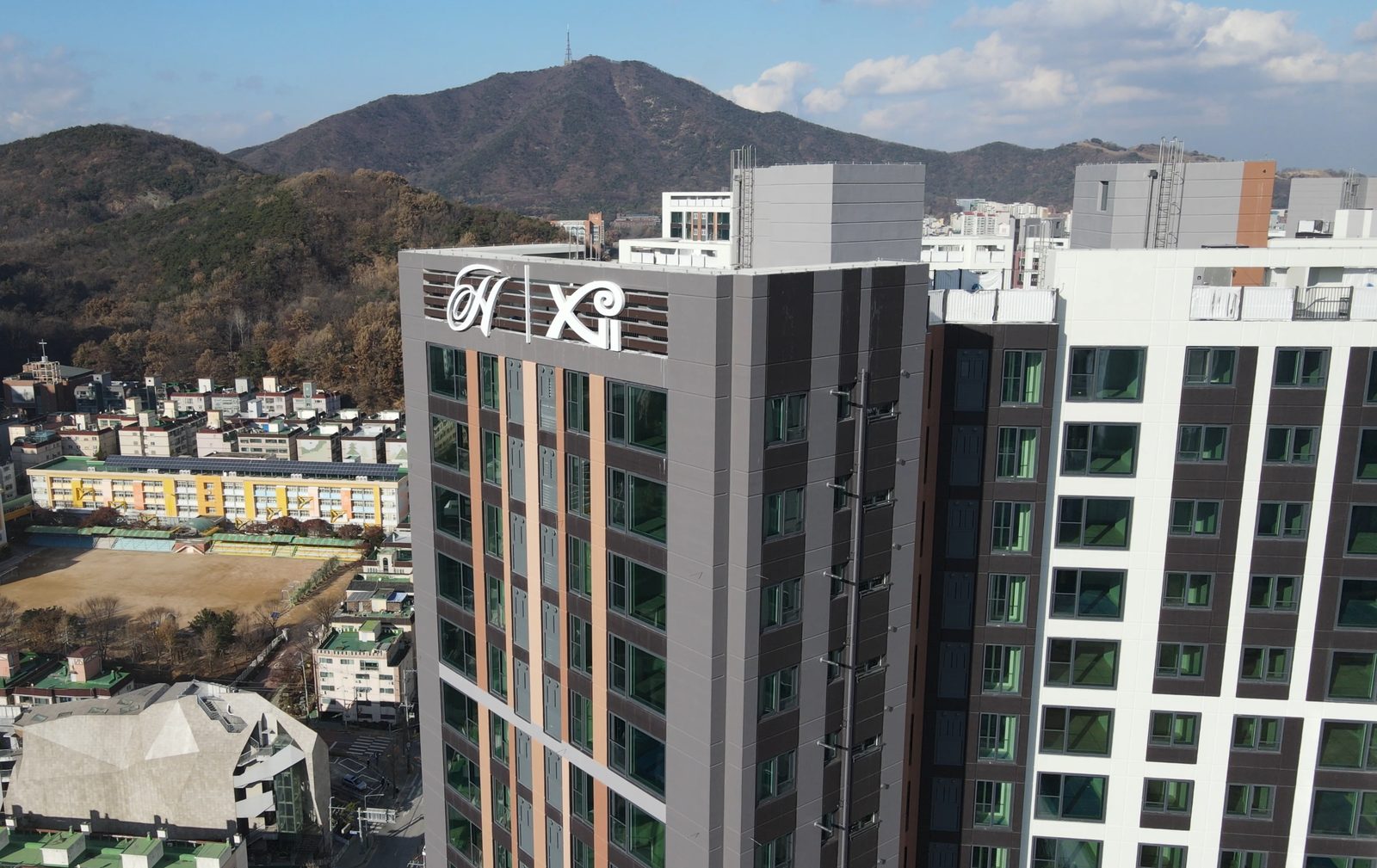 OO구역 신축 단지 드론 근접 촬영